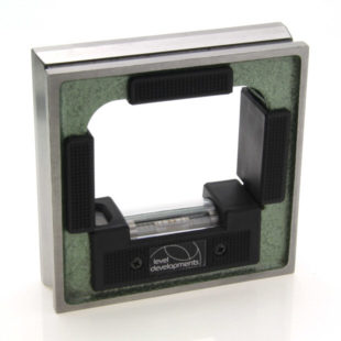 132101 – Frame level 100mm square, sensitivity 0.4mm/m