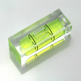 S40 – Plastic sq. section vial, 40x15x15mm, green liquid